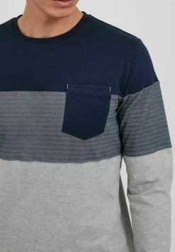 Indicode Jeans IDAMADEO - Langarmshirt - Navy 11 Indicode Jeans IDAMADEO - Langarmshirt - Navy -INDICODE JEANS Kleidung bd3db6c4c3e644689bff78c43139e004